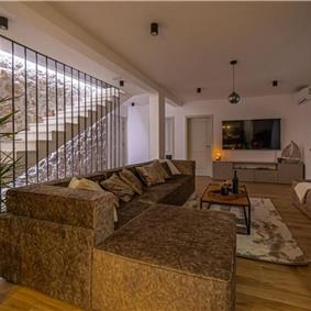 5 bedroom villa with pool near Crikvenica, sleeps 10